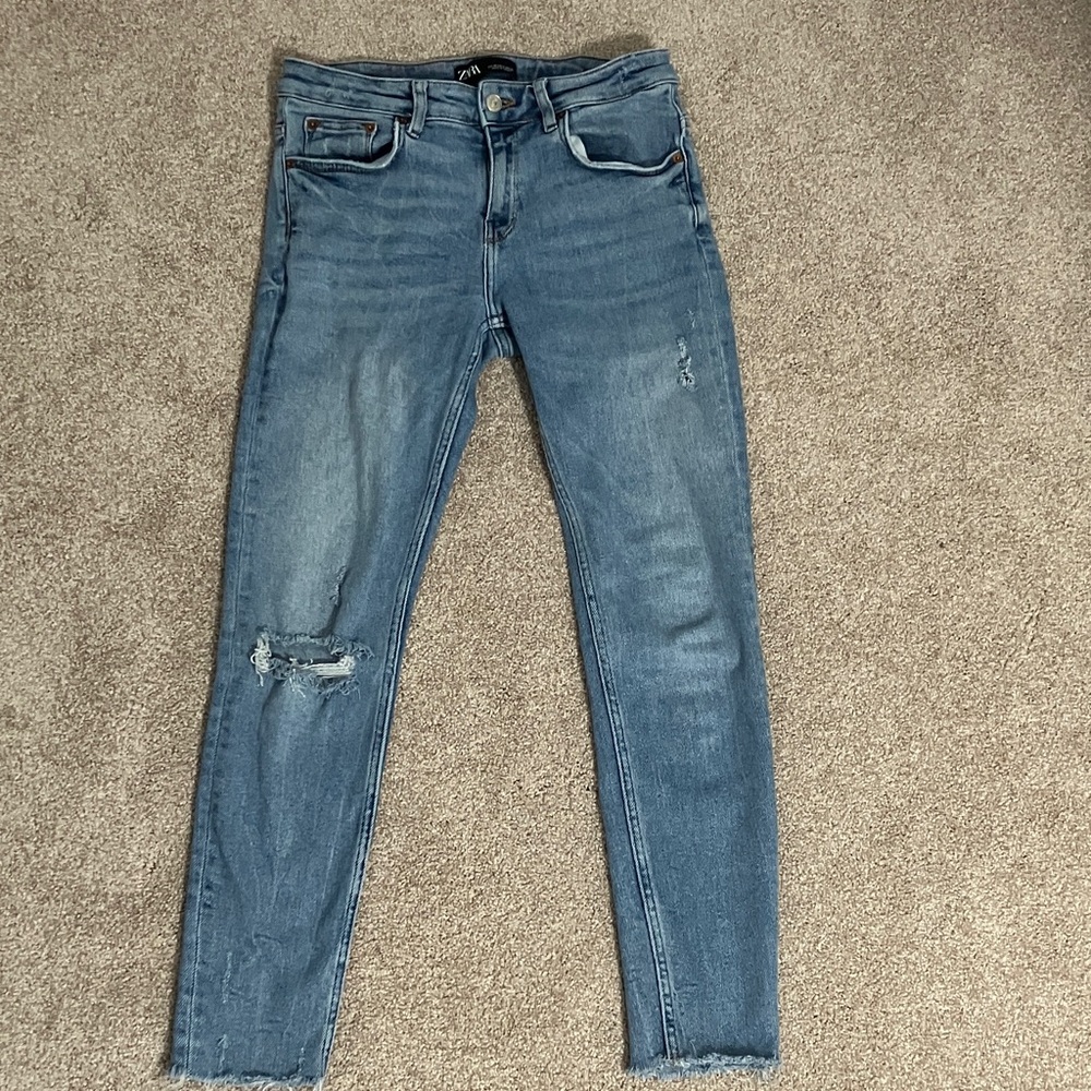 Zara Women's Distressed Blue Skinny Jeans size 6